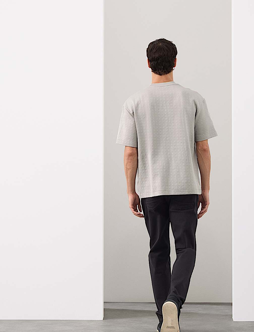 IGNIIX Textured Knit T-Shirt - Image 4